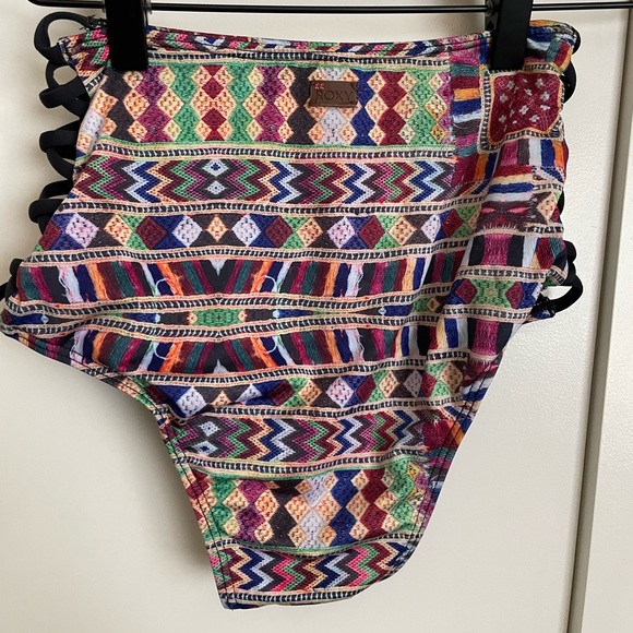Roxy Cuba 🇨🇺 bikini xsmall high waisted - Picture 4 of 10